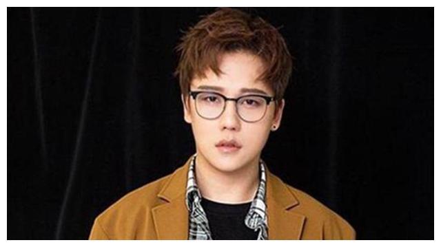 刘维含泪宣布暂退娱乐圈泫雅给他做伴舞为何被嘲是综艺混子