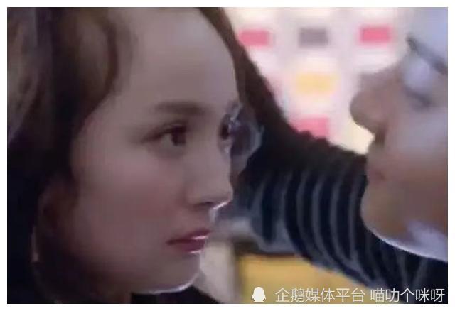 发际线岌岌可危的明星唐嫣杨幂脑门光秃鞠婧祎王一博阴影粉遮