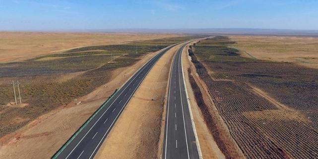 國內最孤獨的高速公路途徑無數無人區風景卻極為震撼