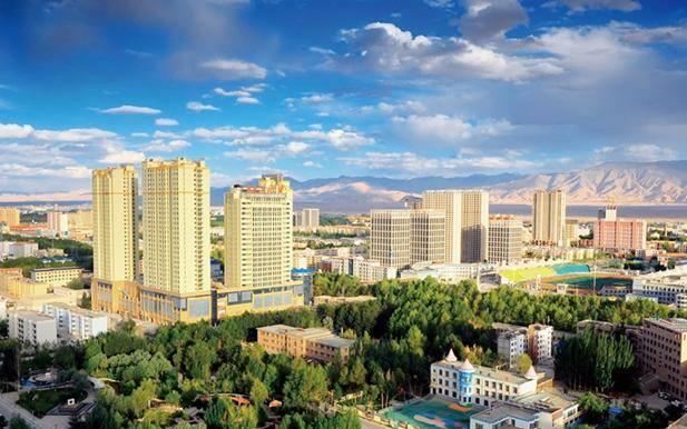 青海的第二大城市面积堪比福建省景色绝美有万丈盐桥值得一去