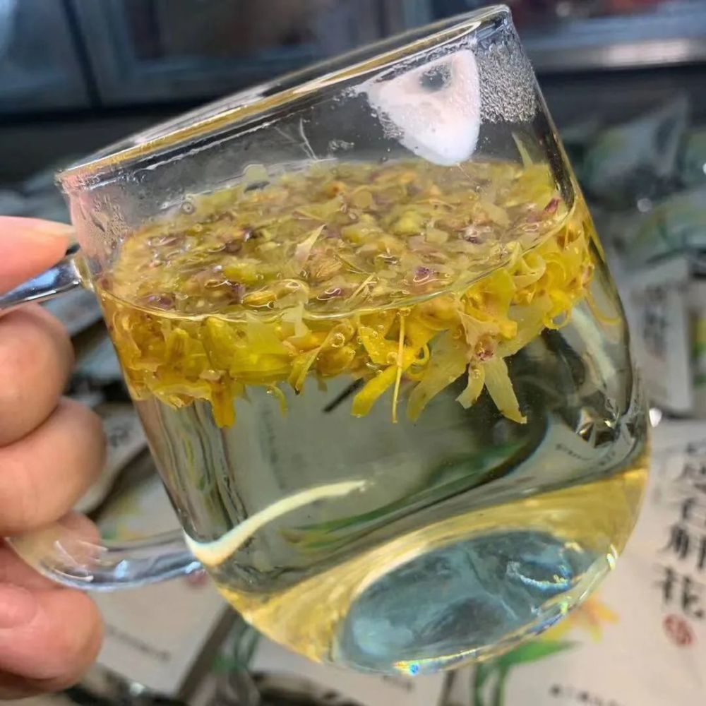 石斛泡水喝的功效(石斛泡水喝的功效和作用)