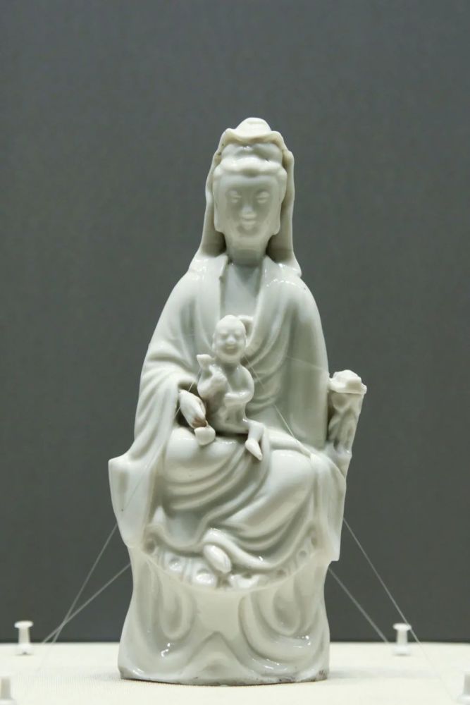 渡海观音。 德化白瓷。 清中期。中国骨董。古美術