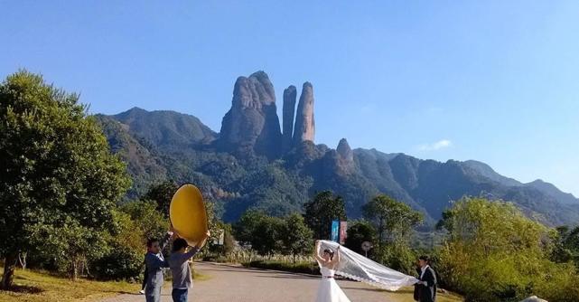 浙江衢州江郎山,古稱:玉郎山,金純山,以雄偉奇特的