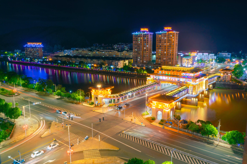 当天光渐暗德兴最美的夜景悄然呈现