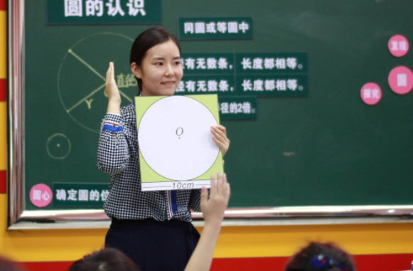 海归硕士当小学老师孙卓姐姐被质疑是假学霸有人不服气