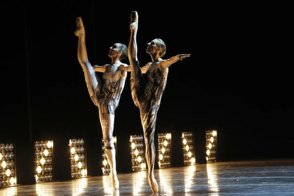 艺苑现场现代芭蕾三部曲