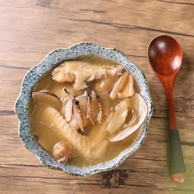 虔草:冬虫夏草海马炖鸡汤,增强免疫力