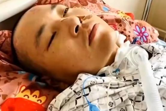 江苏男子车祸成植物人,妻子为救他不惜抛下孩子,后来咋样了