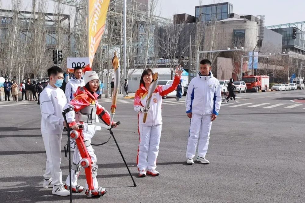 六十年代数学课本黄埔广告火炬图解汽车界财报