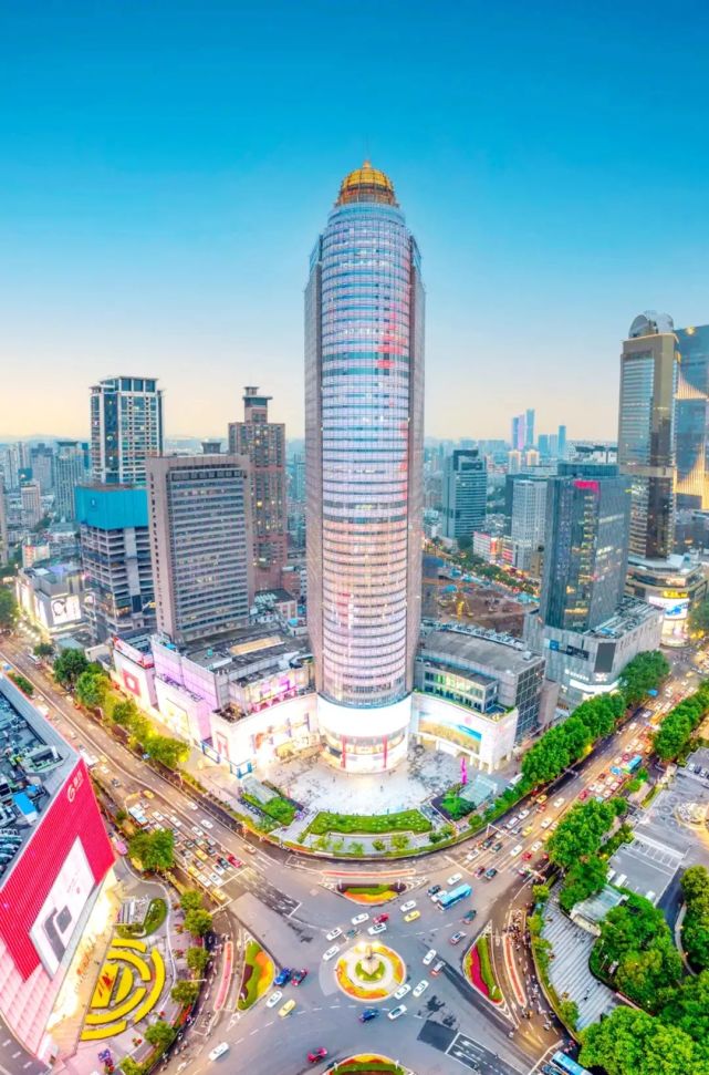 2022年1月,位于"中华第一商圈"南京新街口西南角的ifc南京国际金融