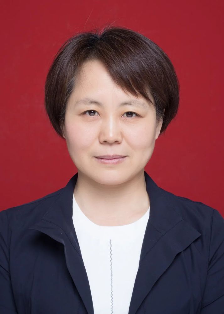 王晓云,主任医师,阳光融和医院皮肤科主任.