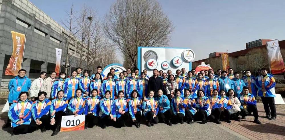 大兴青年志愿者保障北京2022年冬残奥会火炬传递000534万泽股份