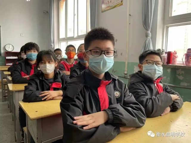 衡水启明学校小学部组织学生观看"感动中国2021年度人物颁奖盛典"