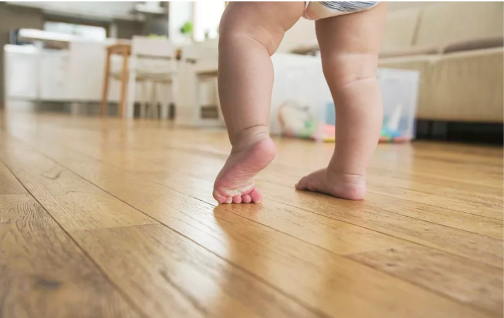 孩子走路老摔跤可能是内八字足惹的祸