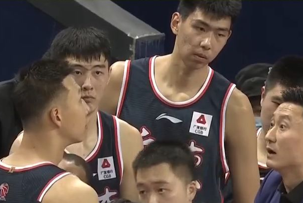 洛姐觉得张明池今后可能会比徐昕更早打出来,因为他的身体要强壮一些