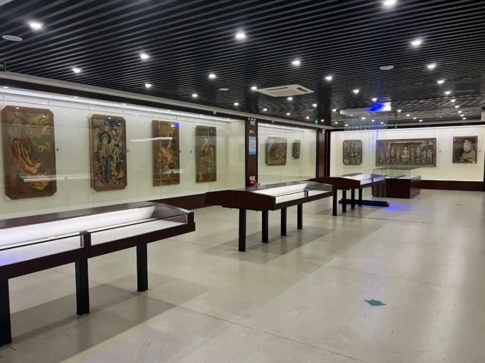 石窟之美释禅雪油画作品巡展四会市博物馆开展