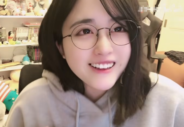 人美歌声甜菠萝赛东b站首秀惊艳四座