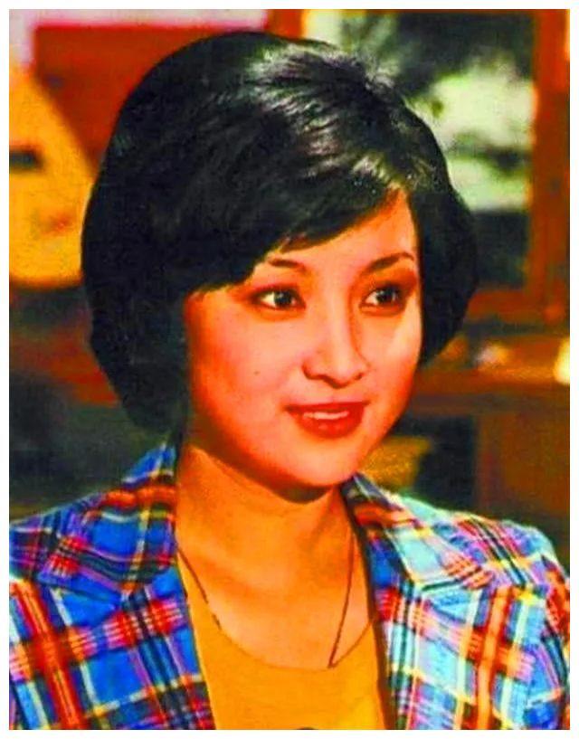 谢贤前妻甄珍再曝入院开刀与刘家昌结婚过得不好还好儿子孝顺