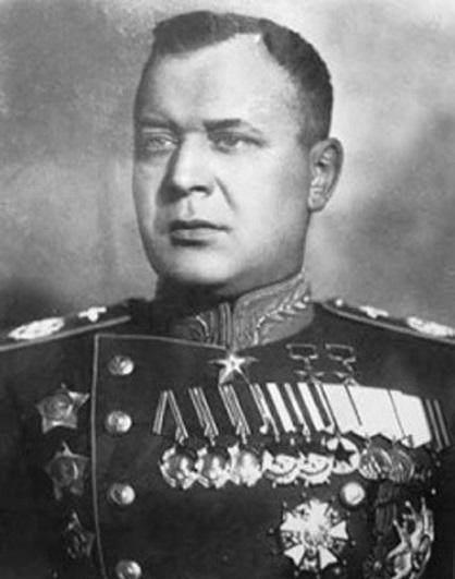 诺维科夫一生战功赫赫,1944年被授予空军元帅军衔,还担任了苏联的空军