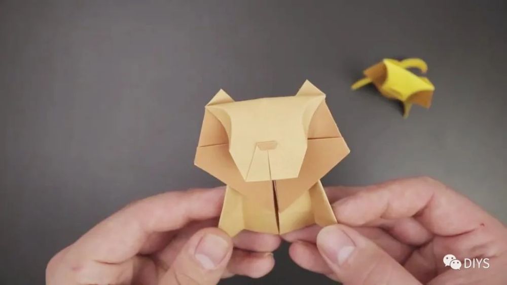 手工折纸简单又可爱的立体小狮子