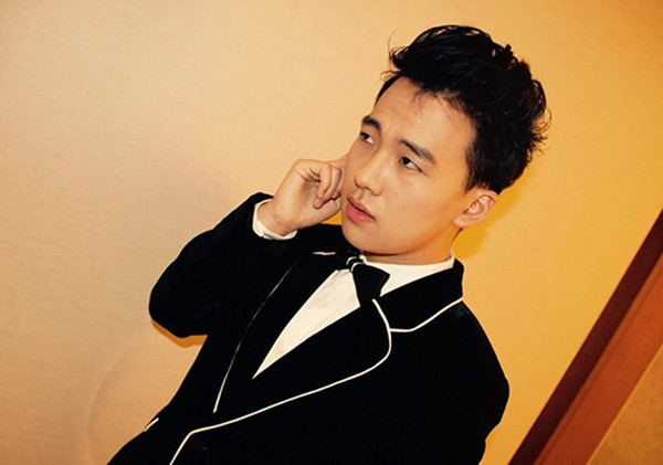 有网友怀疑这名女子是蒋依依,郭麒麟和蒋依依曾合作拍摄过《赘婿》