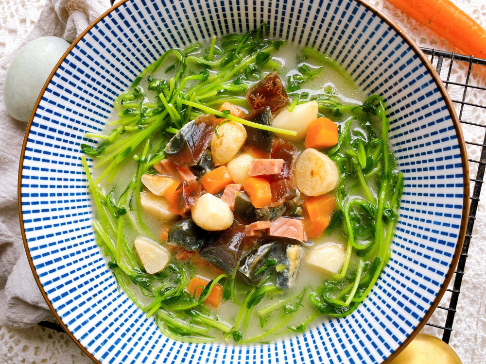 春吃芽胜吃肉这是春天最受欢迎的芽菜营养丰富口感脆嫩