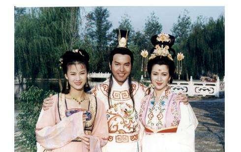 赵匡胤称帝后灭掉了哪三个国家如何处理亡国之君及其妃子