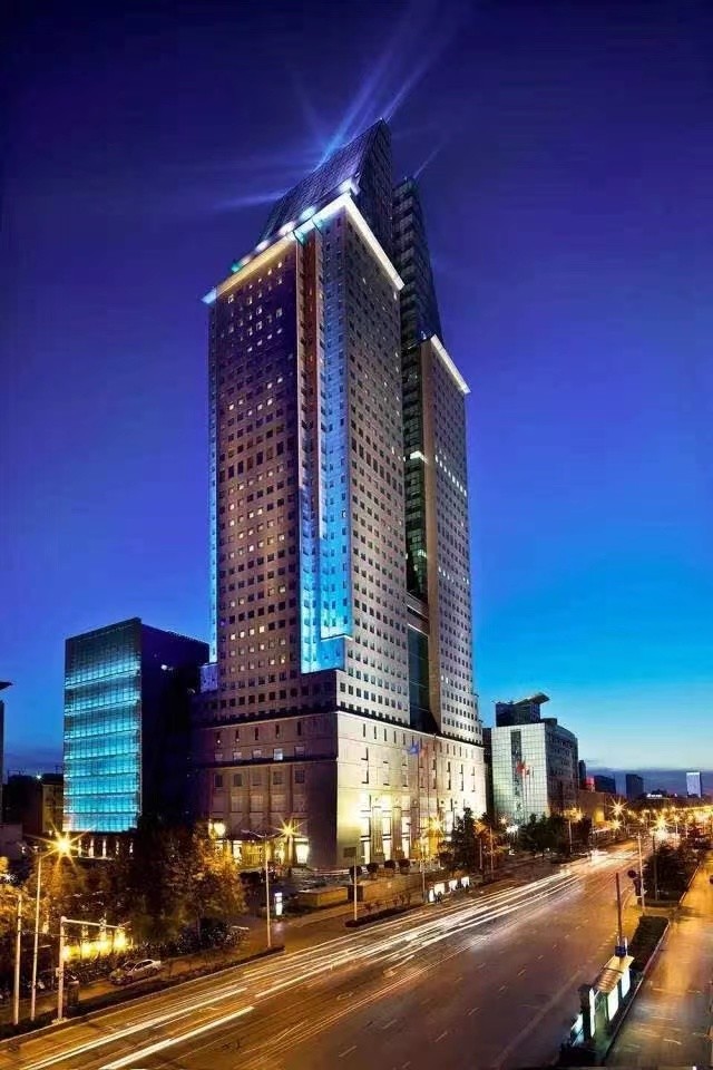 方正接手万达运营郑州裕达国贸走过25个春秋正式摘牌落下帷幕