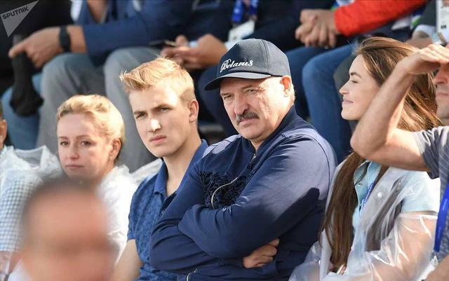 白俄罗斯"老爹"卢卡申科:把小国做出了"大佬"的气质_腾讯新闻