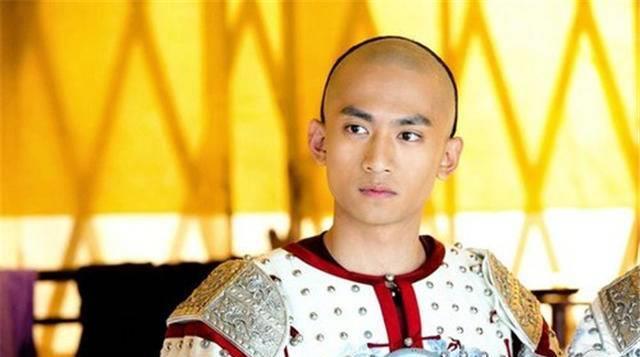 他是努尔哈赤最小的儿子12岁生母被迫殉葬36岁感染天花离世