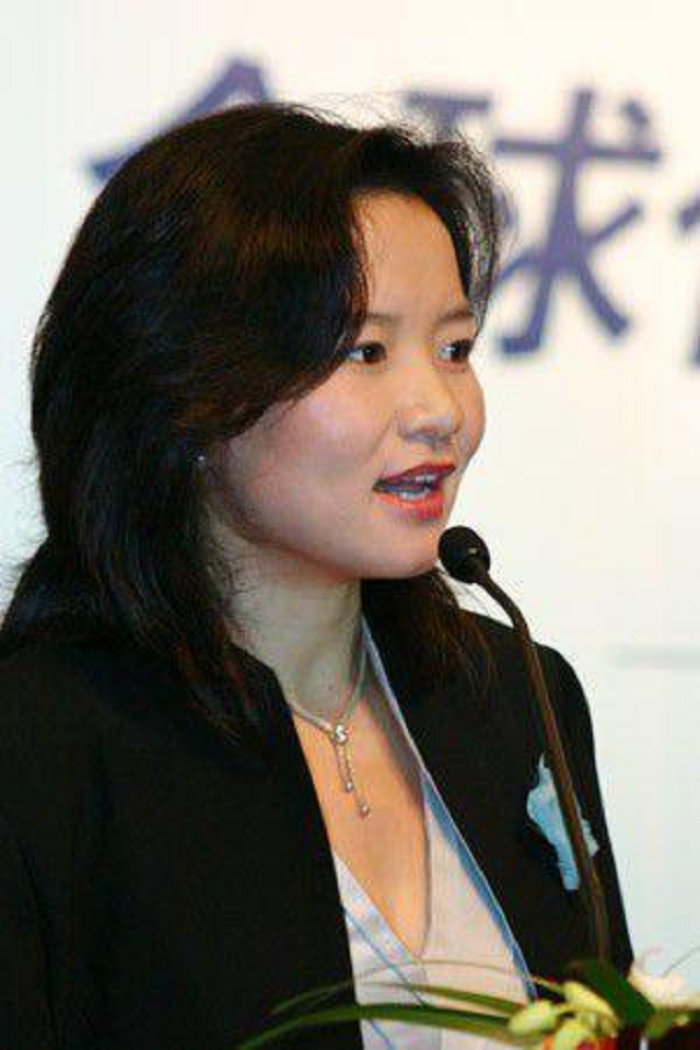 卧底央视20年因一句口误暴露间谍身份主持人成蕾下场大快人心