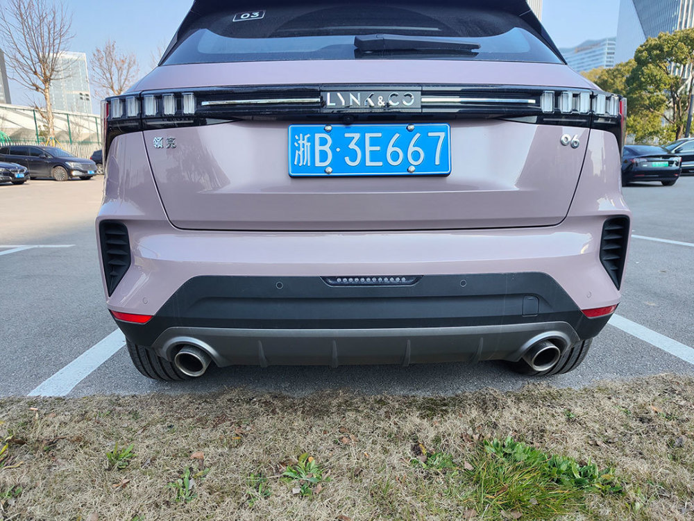 试驾领克06猛男紫配色够靓除高回头率之外还有哪些亮点