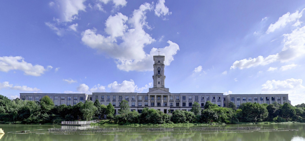 这样的大学,在浙江有两所,宁波诺丁汉大学和温州肯恩大学.