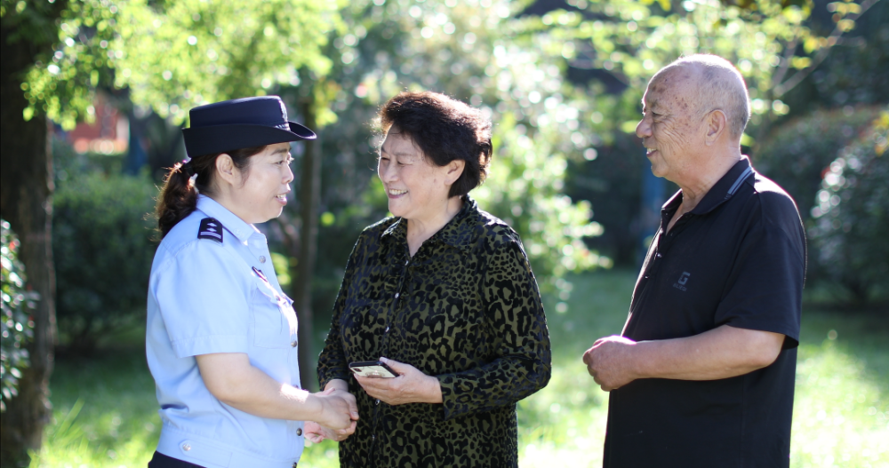 汝陽雷鋒好榜樣金牌調解女警張豐格