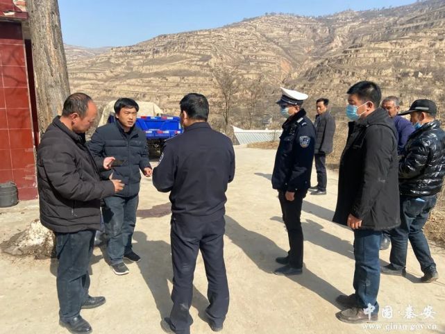 魏店派出所精神病患买车欲上路民警及时出面除隐患