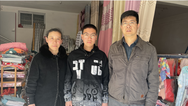 【第一书记朋友圈】省派第一书记于亮:弘扬雷锋精神,春季防火不放松