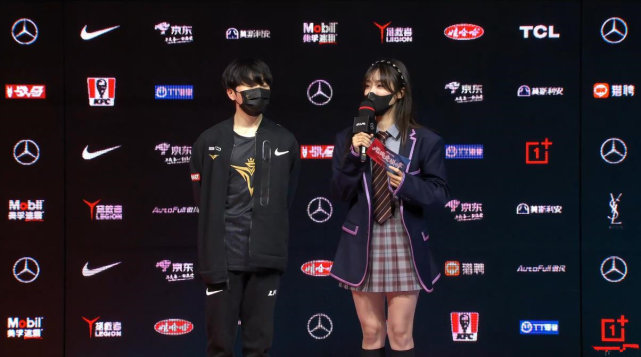 小钰能找到rookie这么优秀的男朋友的确是很幸运,但反过来像rookie