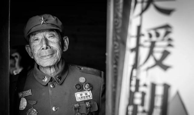 特等功臣陈仁华,曾被贺老总和彭老总接见,为何突然消失查无此人