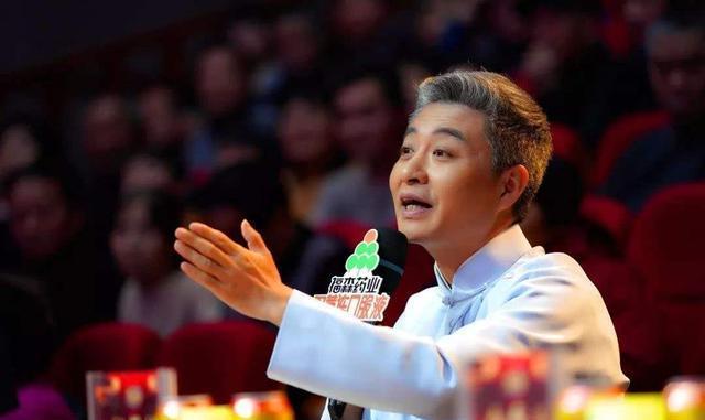 《梨园春》周炜当评委河南老百姓反对,皆因"捐人事件"惹众怒插图