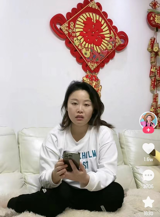 草帽姐婚姻危机升级丈夫支持前女友威胁妻子两人被指有私生子