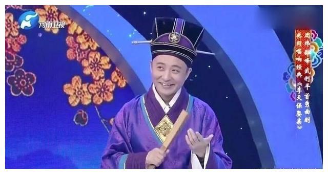 梨园春周炜当评委河南老百姓反对皆因捐人事件惹众怒