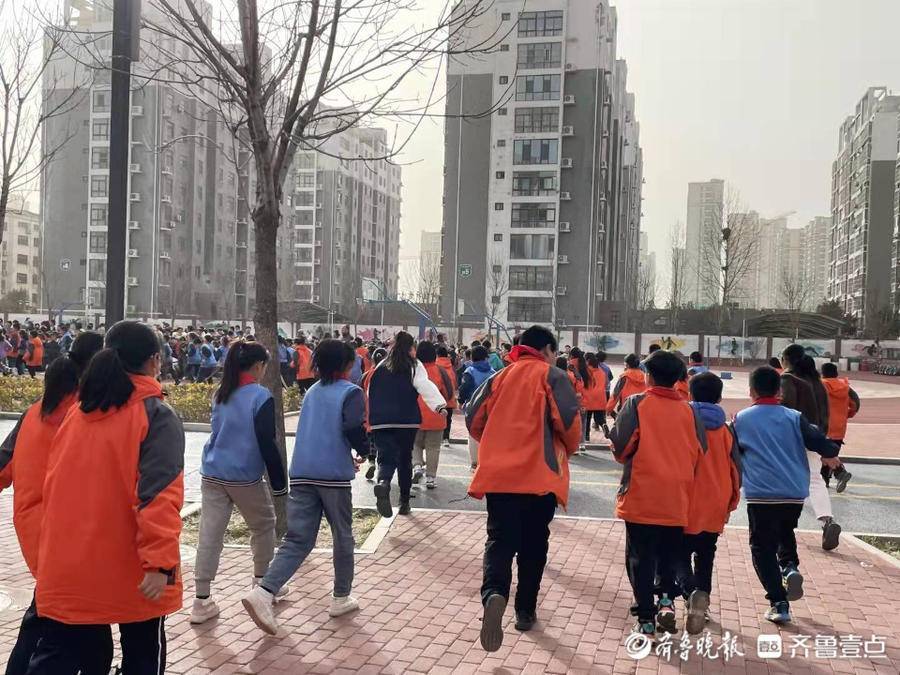 东昌府区启明小学开展防踩踏安全应急演练活动_腾讯新闻