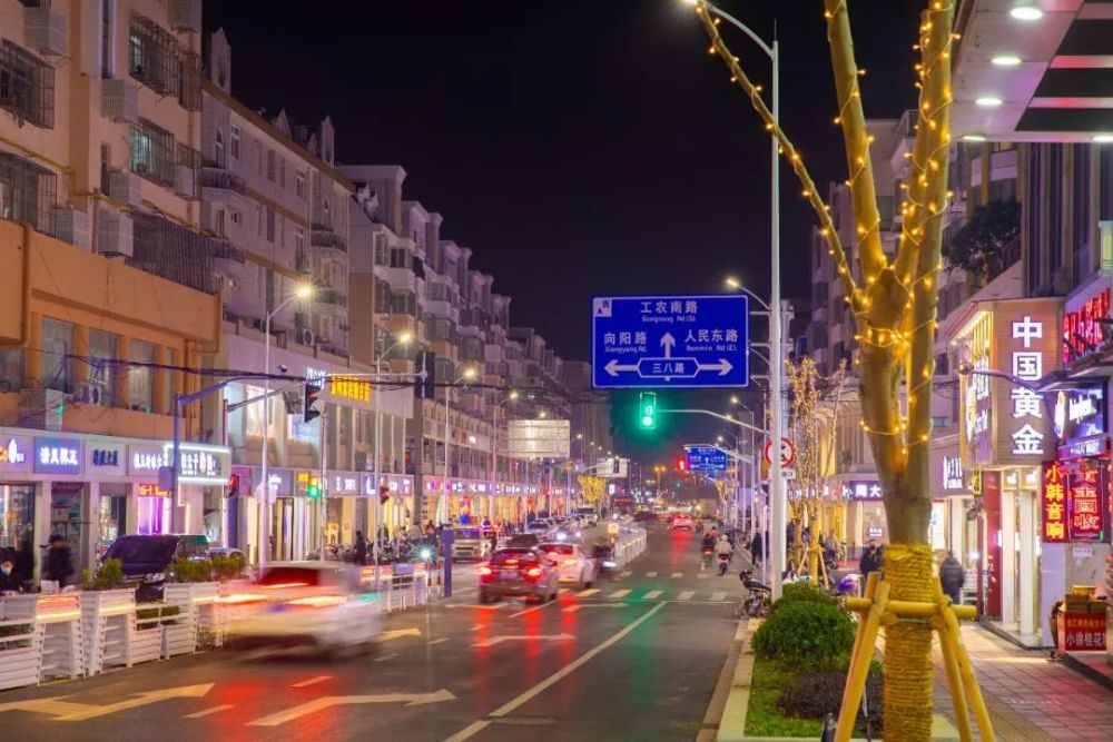 惠南镇东门商业街升级焕新