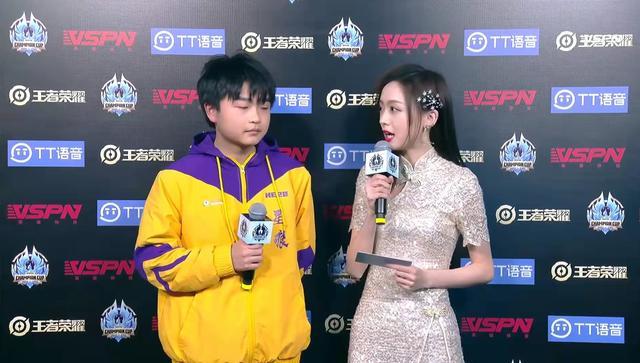 hero首秀惨败玩家斥责官博星痕被别人当成宝为何弃之不用