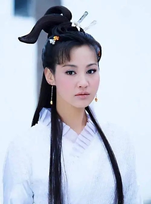 "皓衣行"被毙后,她又被"陈都灵"秒杀!沉寂8年的"杨雪"整容了?