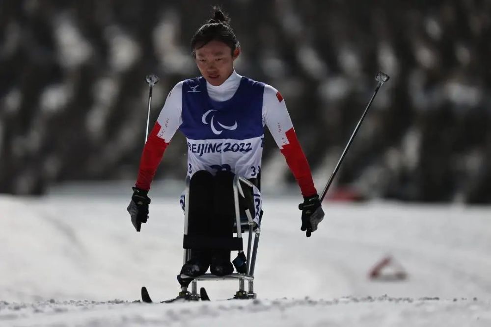 李盼盼获得铜牌,马静获得第五名.