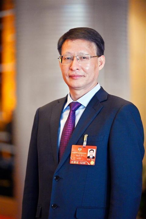 全国政协委员陈修言提升新能源支撑能力推动湖北绿色崛起