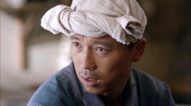 于是他跟刘根民骑着自行车,来到了双水村孙少安家