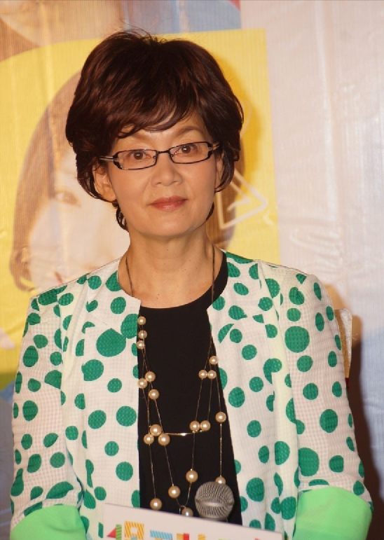 离婚后单身的女星有人独自养娃有人70岁还拍戏各有各的心酸