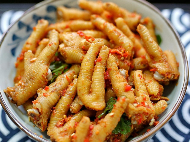 做凉拌鸡爪时,牢记这4点,鸡爪q弹鲜嫩有嚼劲,学会不用买了